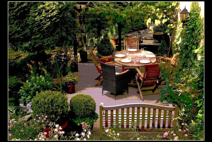 mesas y sillones para terraza